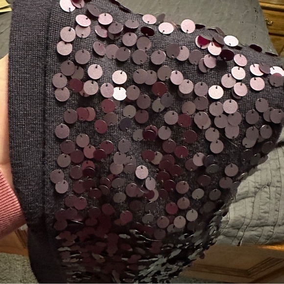 Eileen Fisher scarf with pailettes. Dark plum, 100% merino wool. - Picture 4 of 14